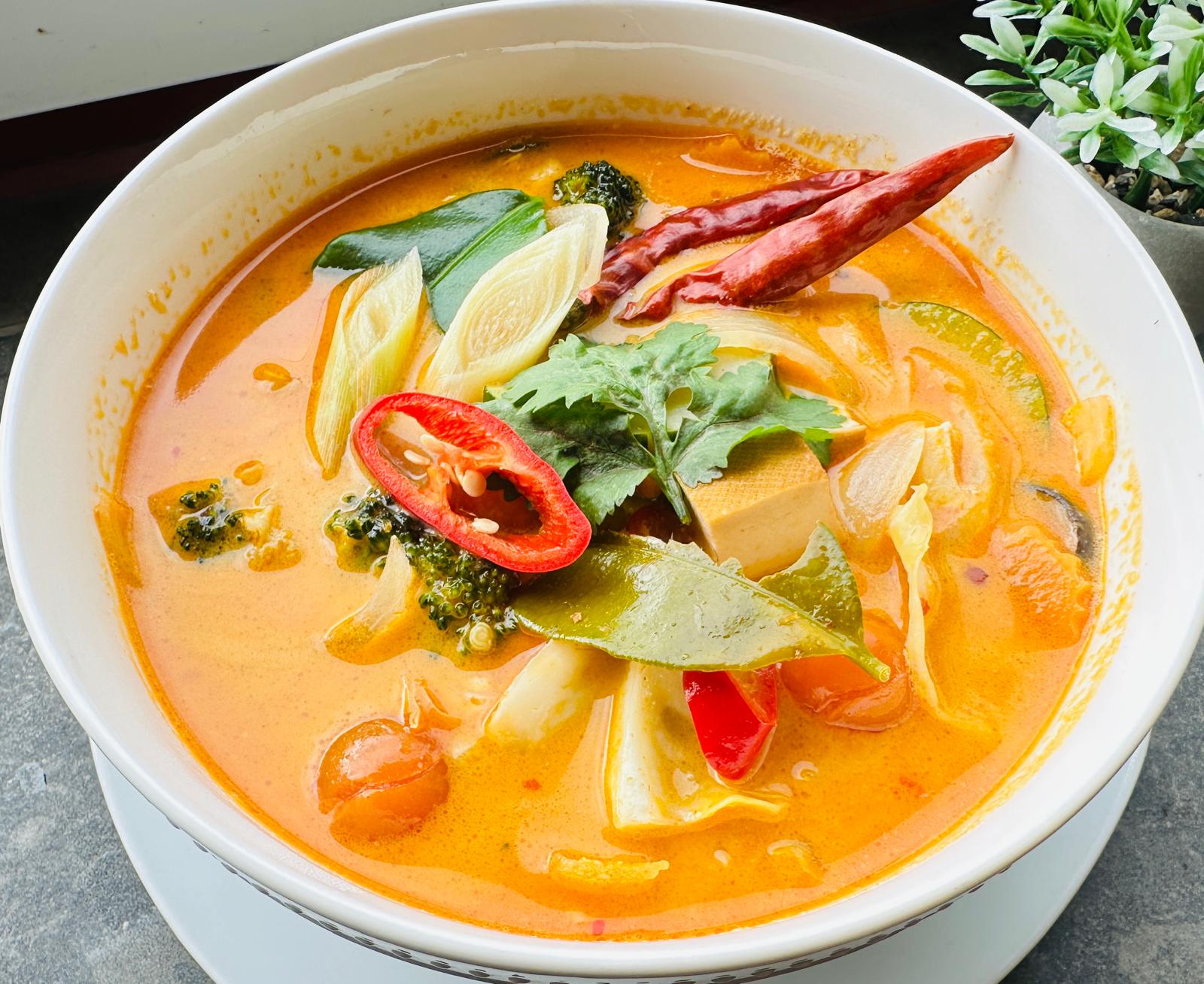 Tom Yum Pak